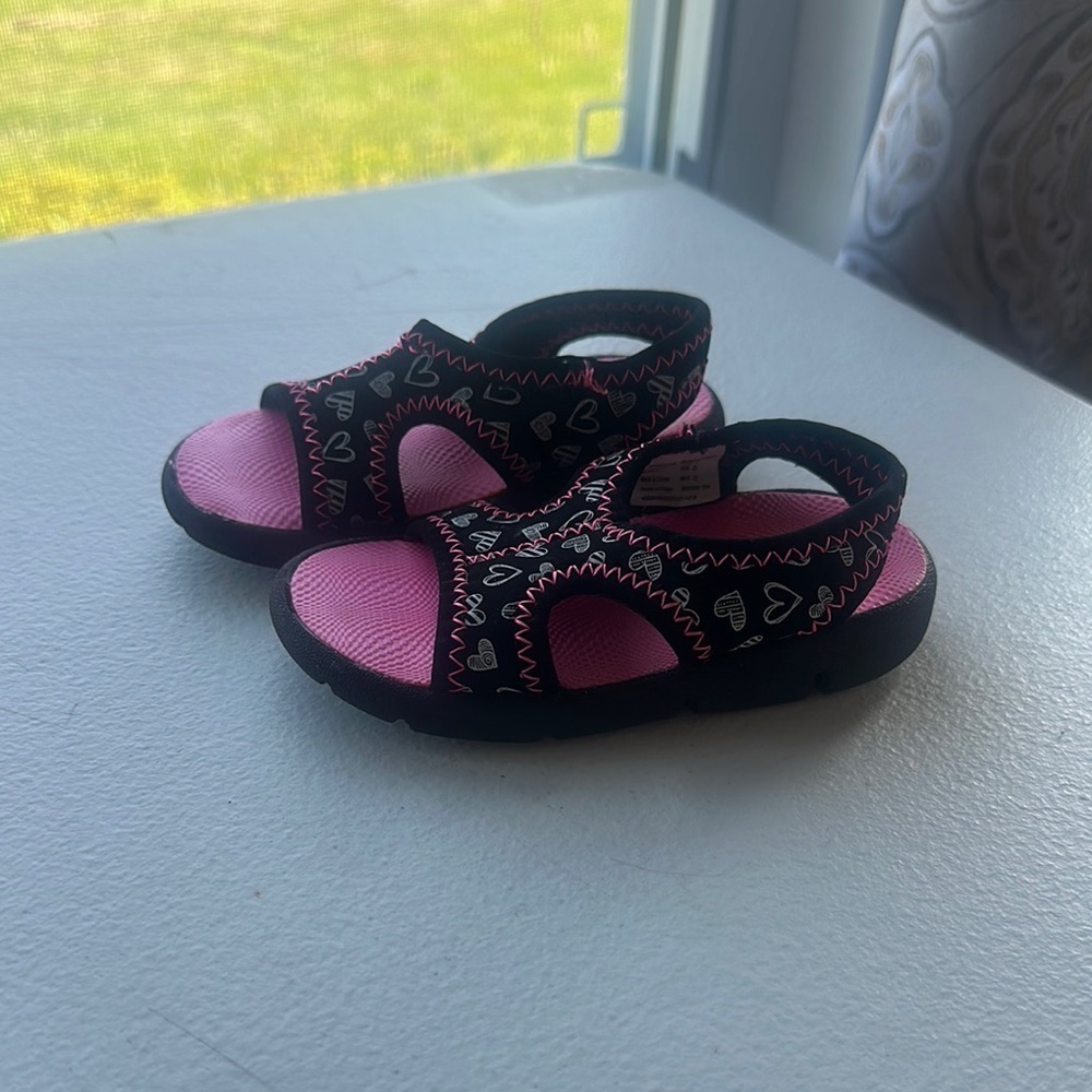 NEW Kids Pink and Black Sandals size 5